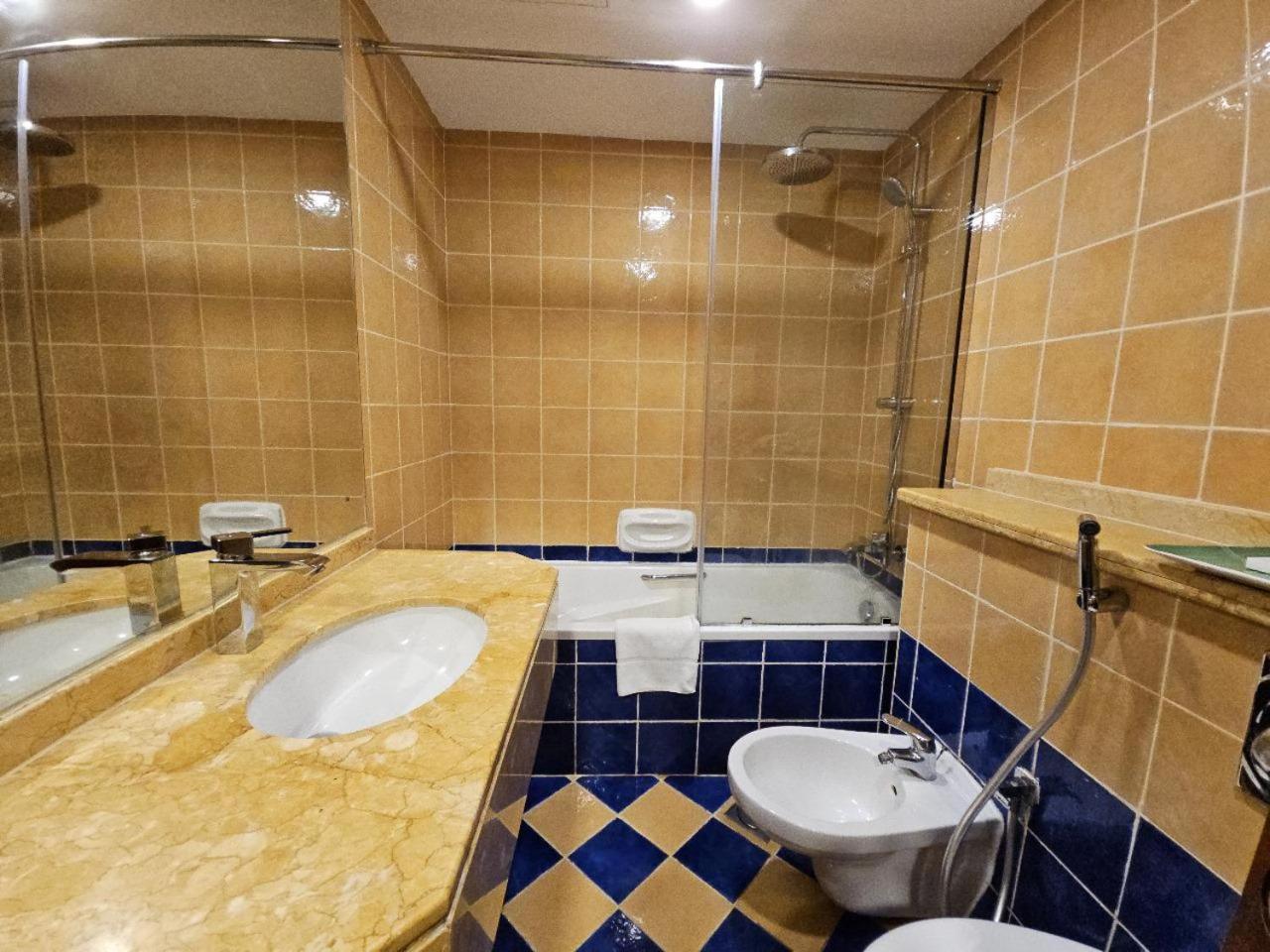 Royal Concorde Hotel & Suite Dubaï Extérieur photo