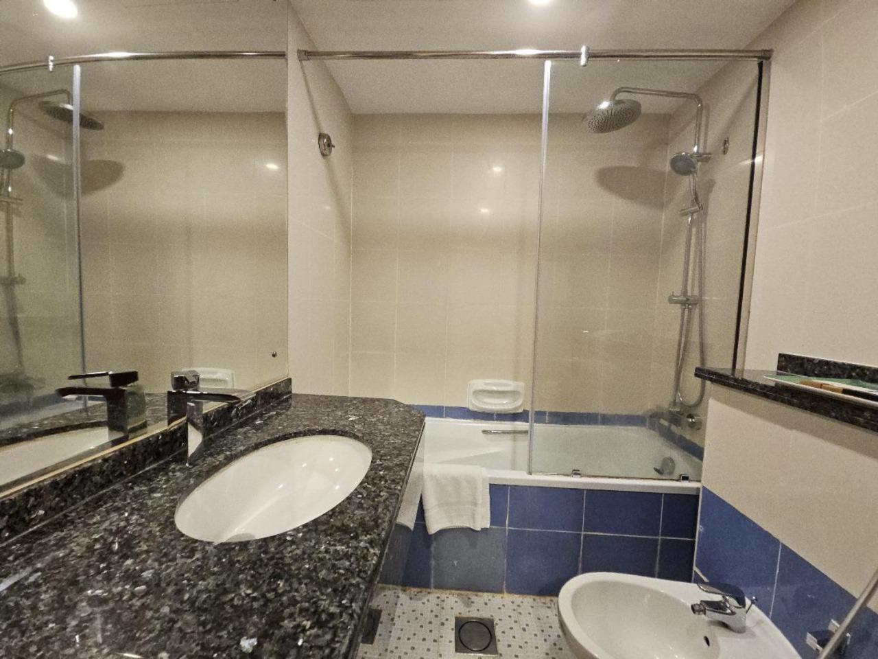 Royal Concorde Hotel & Suite Dubaï Extérieur photo