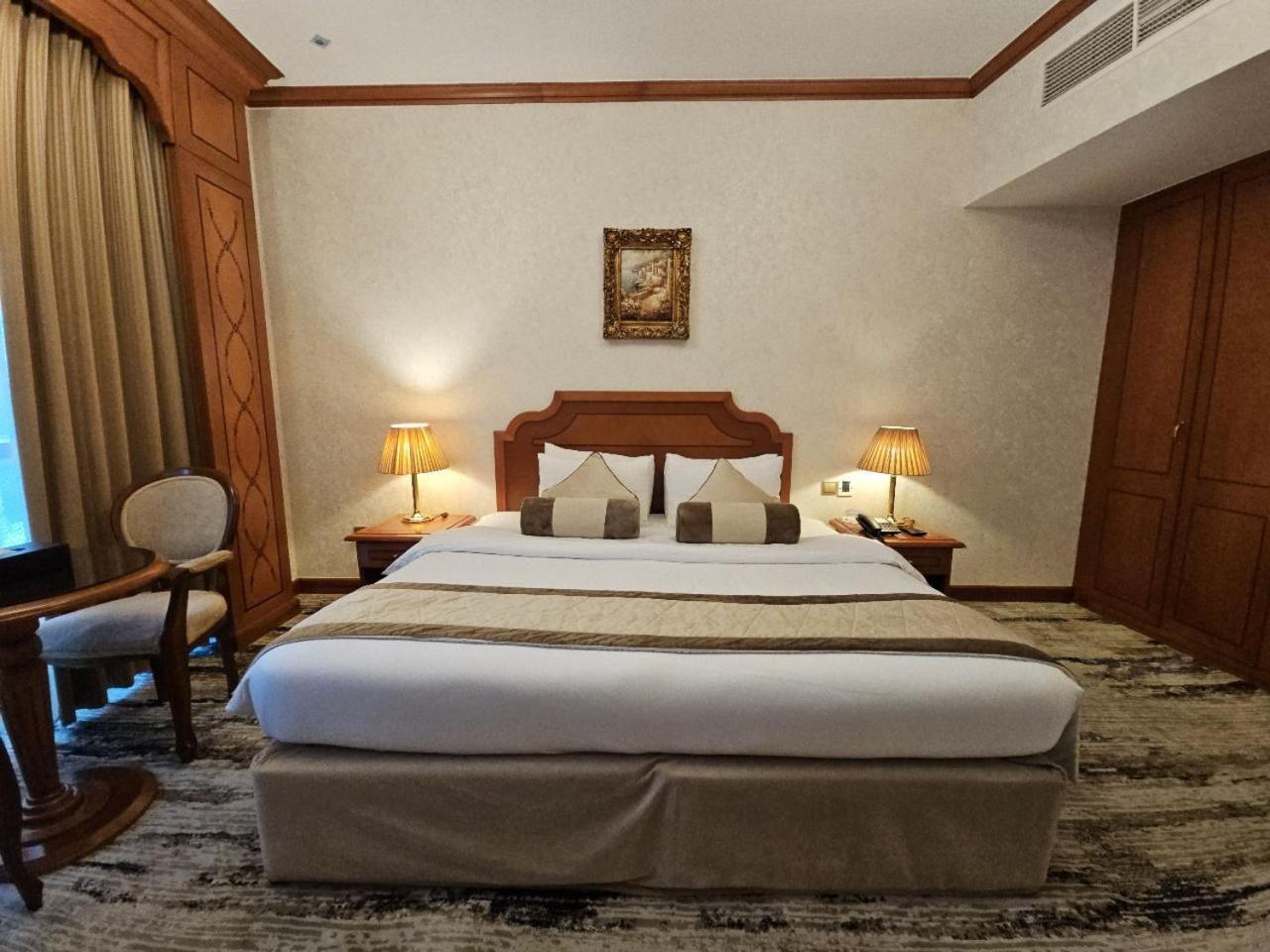 Royal Concorde Hotel & Suite Dubaï Extérieur photo