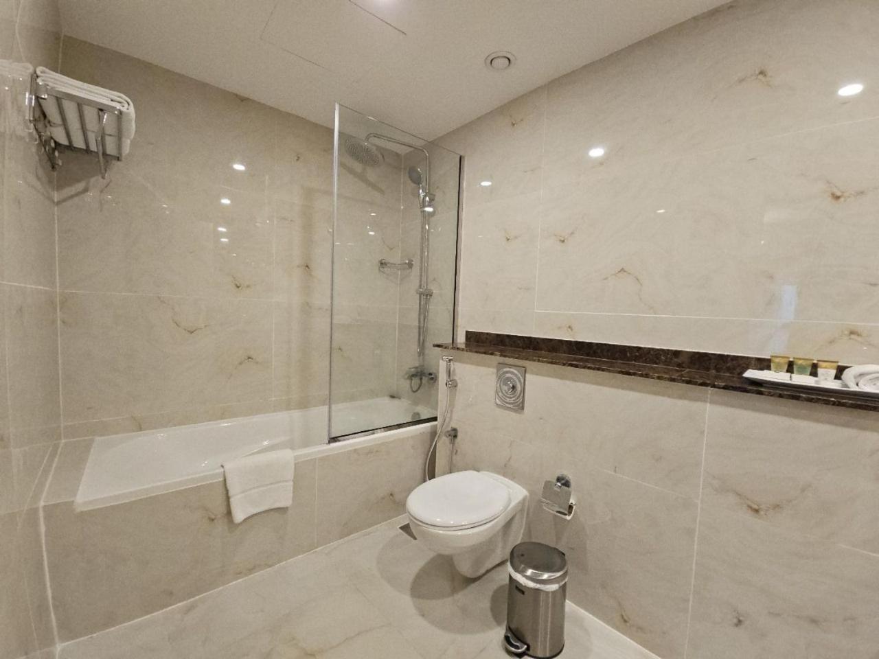 Royal Concorde Hotel & Suite Dubaï Extérieur photo