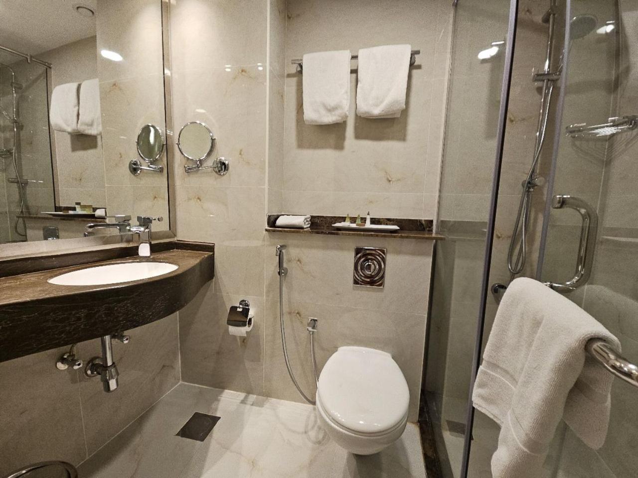 Royal Concorde Hotel & Suite Dubaï Extérieur photo